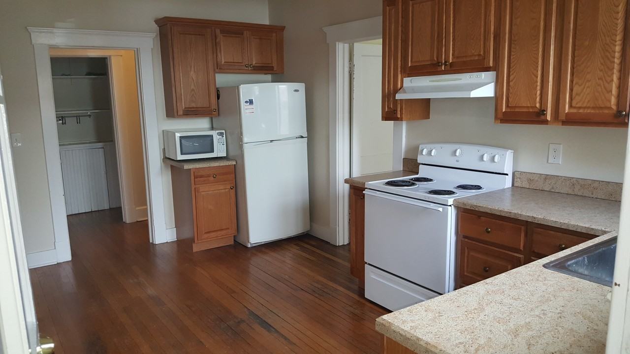 12 Chestnut St - Photo 4 of 9