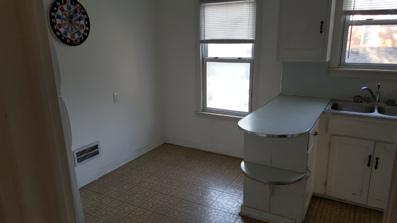 235 Jewell St - Photo 6 of 7
