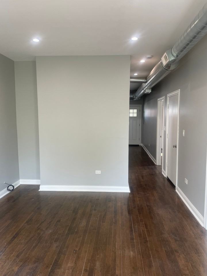 2923 N Wisner Ave #2 - Photo 6 of 12