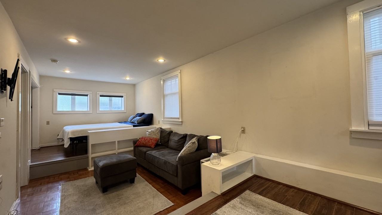 1310 Milvia St - Photo 5 of 9