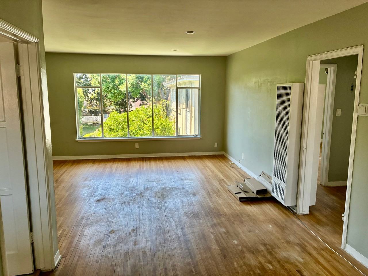 1214 S Bronson Ave - Photo 7 of 31