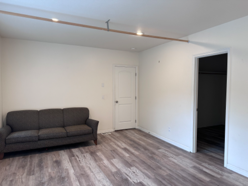 6368 23rd Ave Sw - Photo 6 of 28