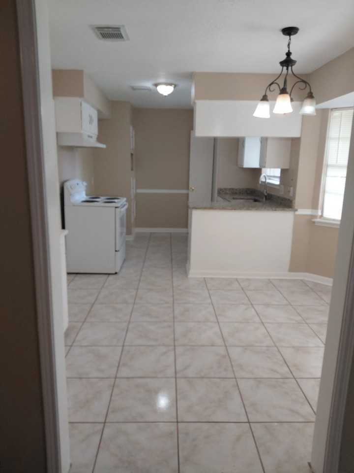 23207 Cranberry Trl - Photo 3 of 13