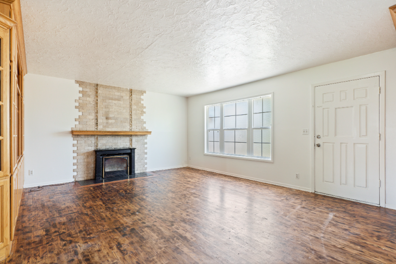 8200 Ne 6th St - Photo 3 of 36