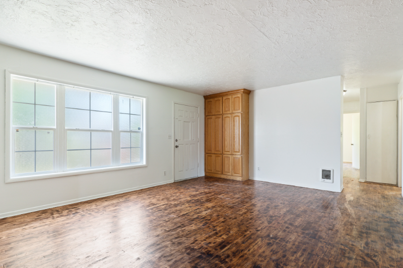 8200 Ne 6th St - Photo 4 of 36