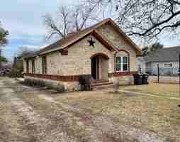 featured image of 2608 Bosque Blvd