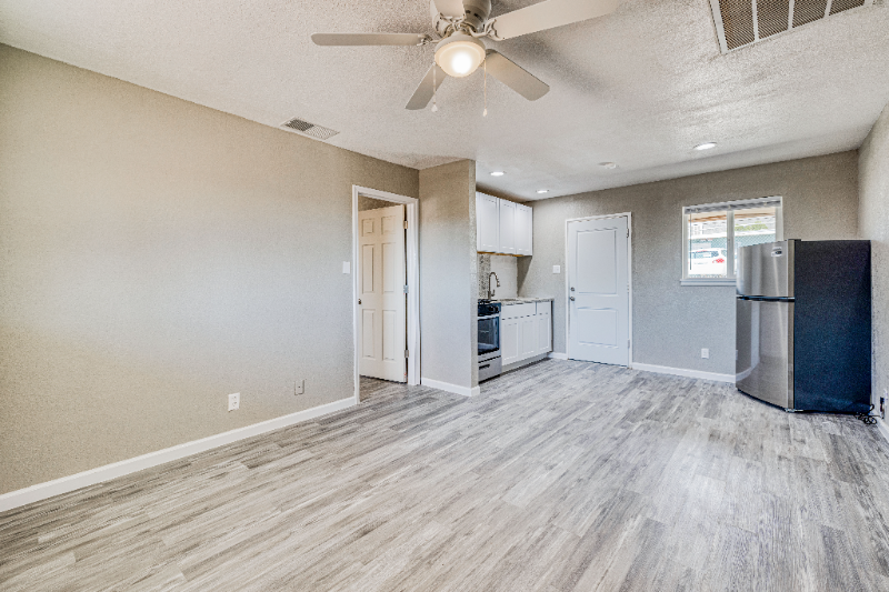 8709 Lawson St #4 - Photo 2 of 20