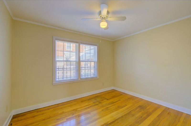 3567 Bowen Ave - Photo 7 of 23