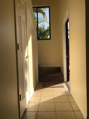304 Sherwood Pl - Photo 2 of 20