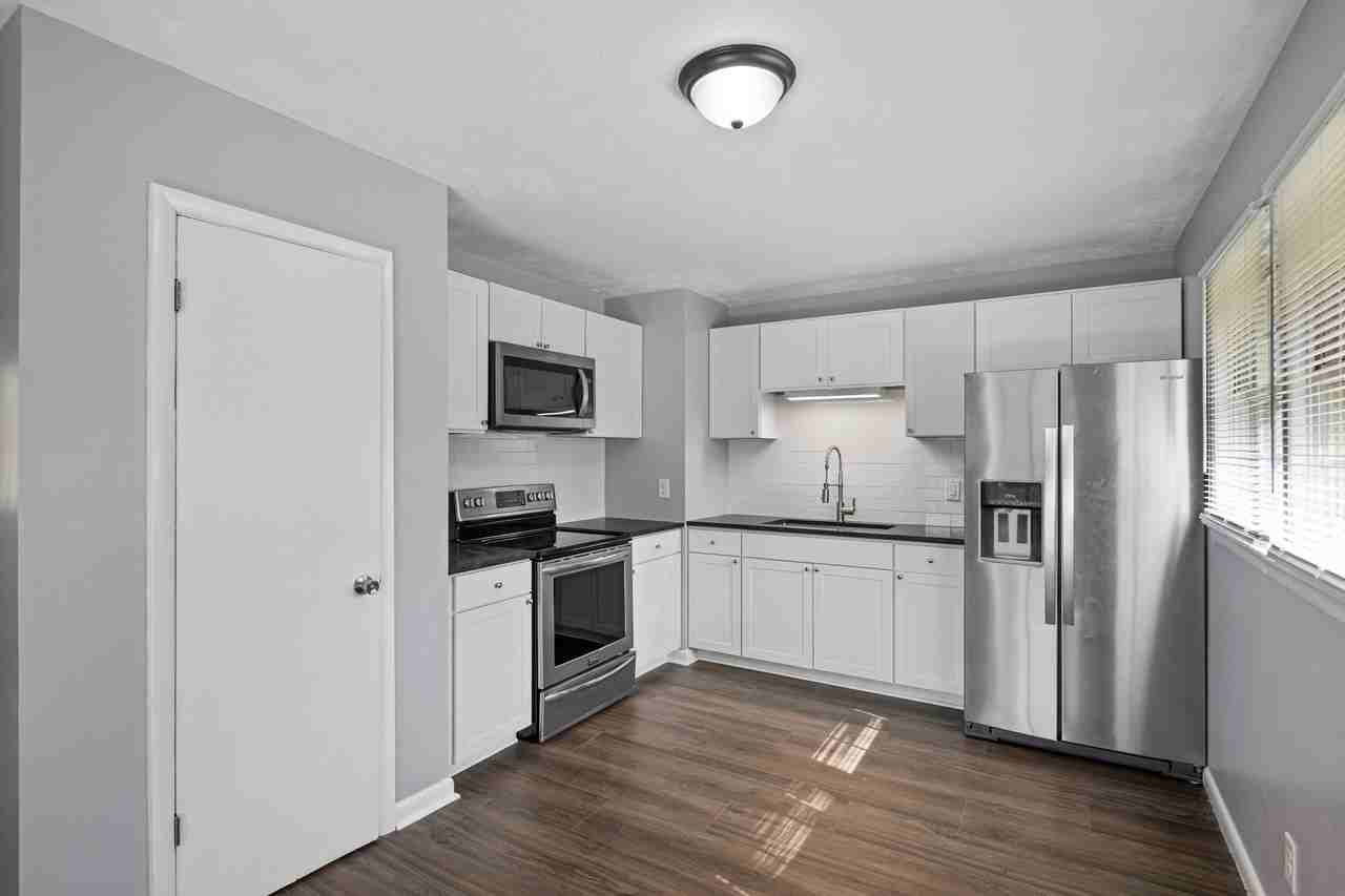5039 Onslow St - Photo 6 of 14