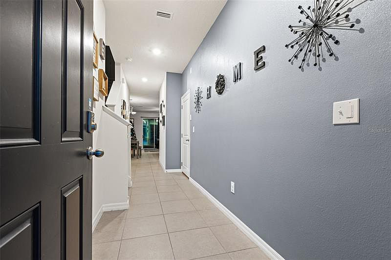 1690 Hubbell Rd - Photo 2 of 17