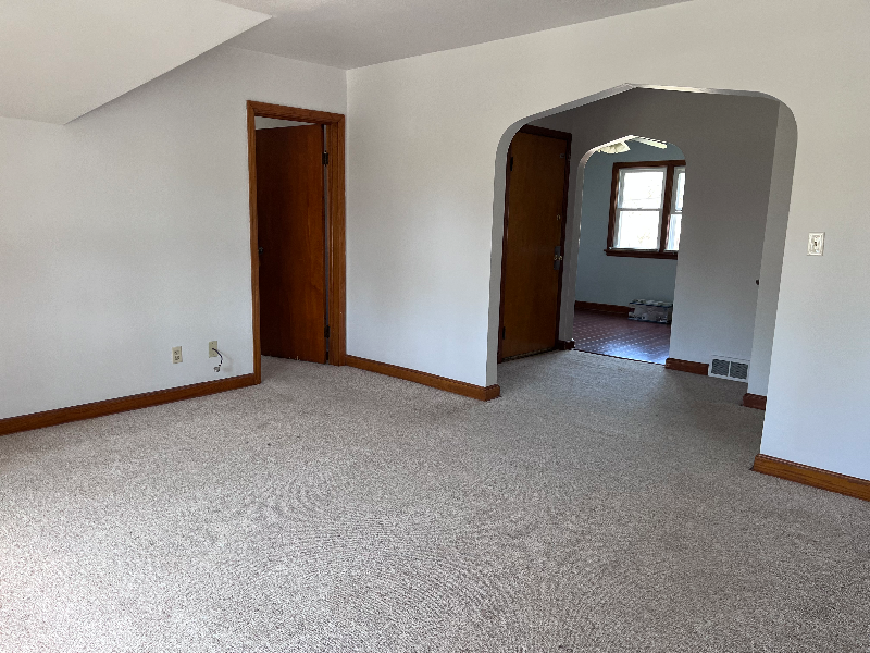 8225 W Hayes Ave - Photo 6 of 20