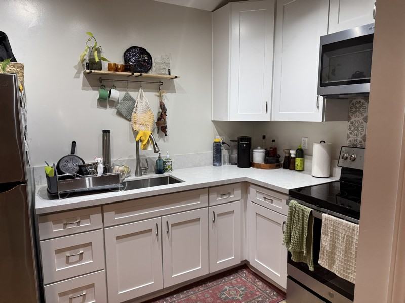 1084 Garden Glen Ln - Photo 4 of 17