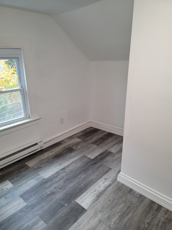 135 Willow St - Photo 7 of 9