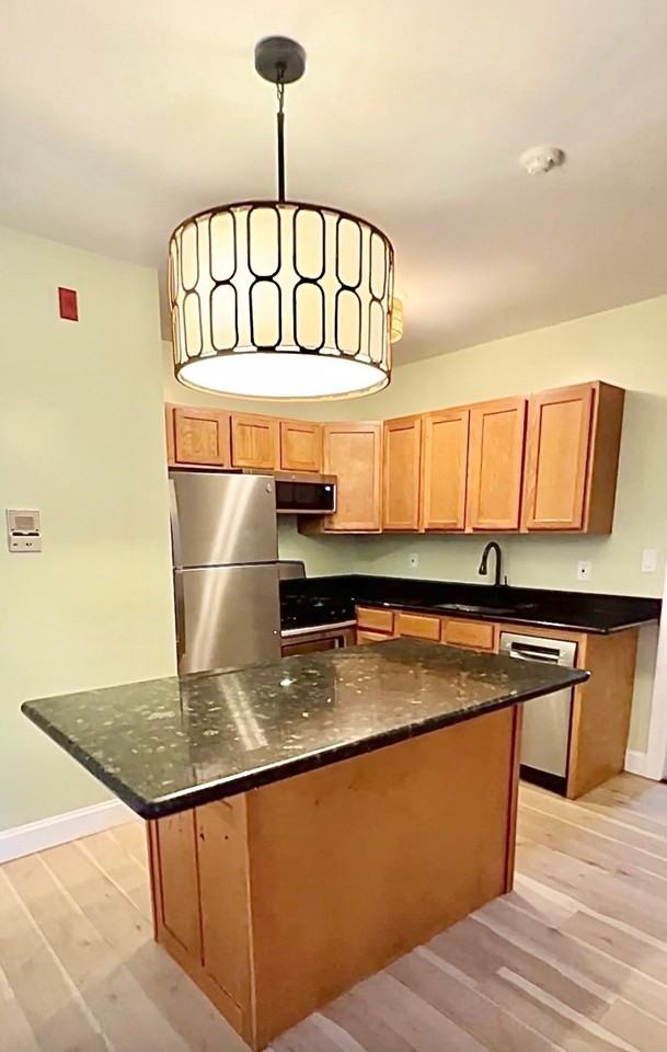 81 America St #83A1F