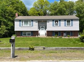 featured image of 285 Pinewood Dr #1