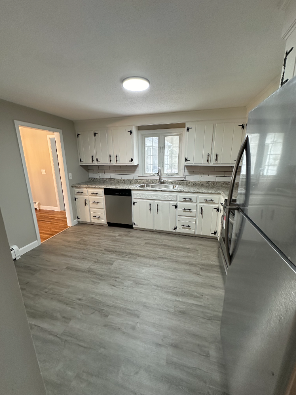 285 Pinewood Dr #1 - Photo 3 of 16