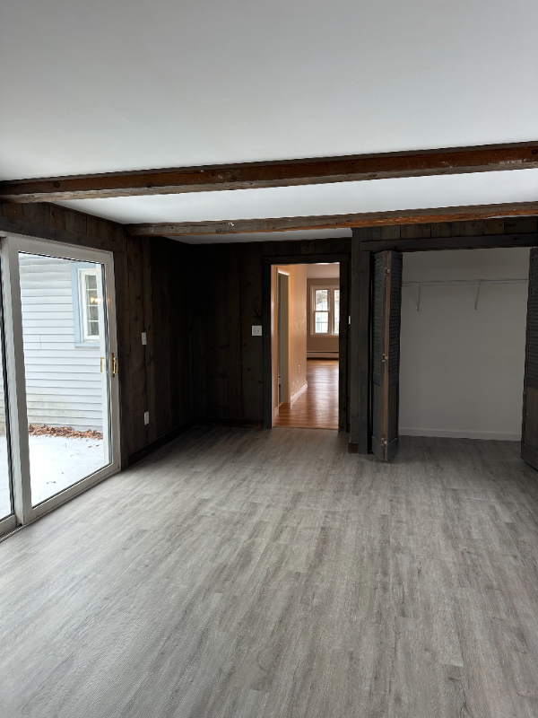 285 Pinewood Dr #1 - Photo 5 of 16