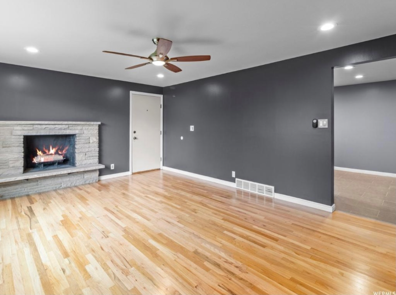 227 E Diamond St #MAIN - Photo 3 of 8