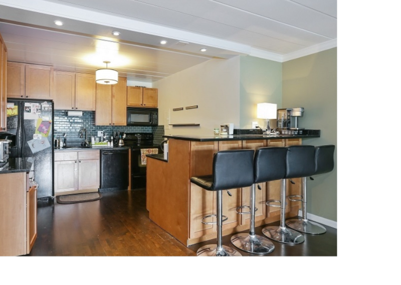 331 W Oakdale Ave - Photo 6 of 15