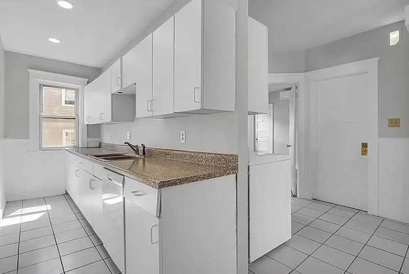 62 Hamilton St #2 - Photo 3 of 7