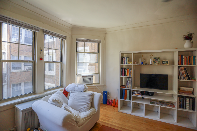 1041 W North Shore Ave #2 - Photo 2 of 10