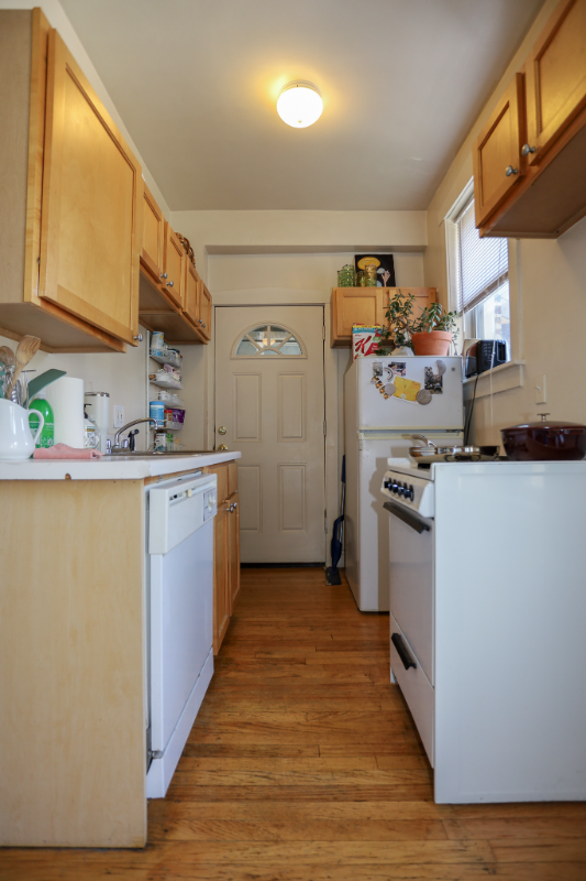 1041 W North Shore Ave #2 - Photo 4 of 10