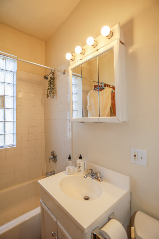 1041 W North Shore Ave #2 - Photo 7 of 10