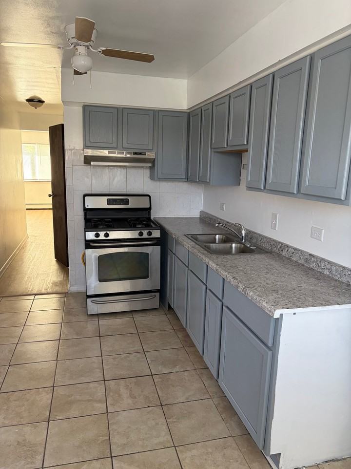 12418 S Harding Ave #2W - Photo 2 of 9