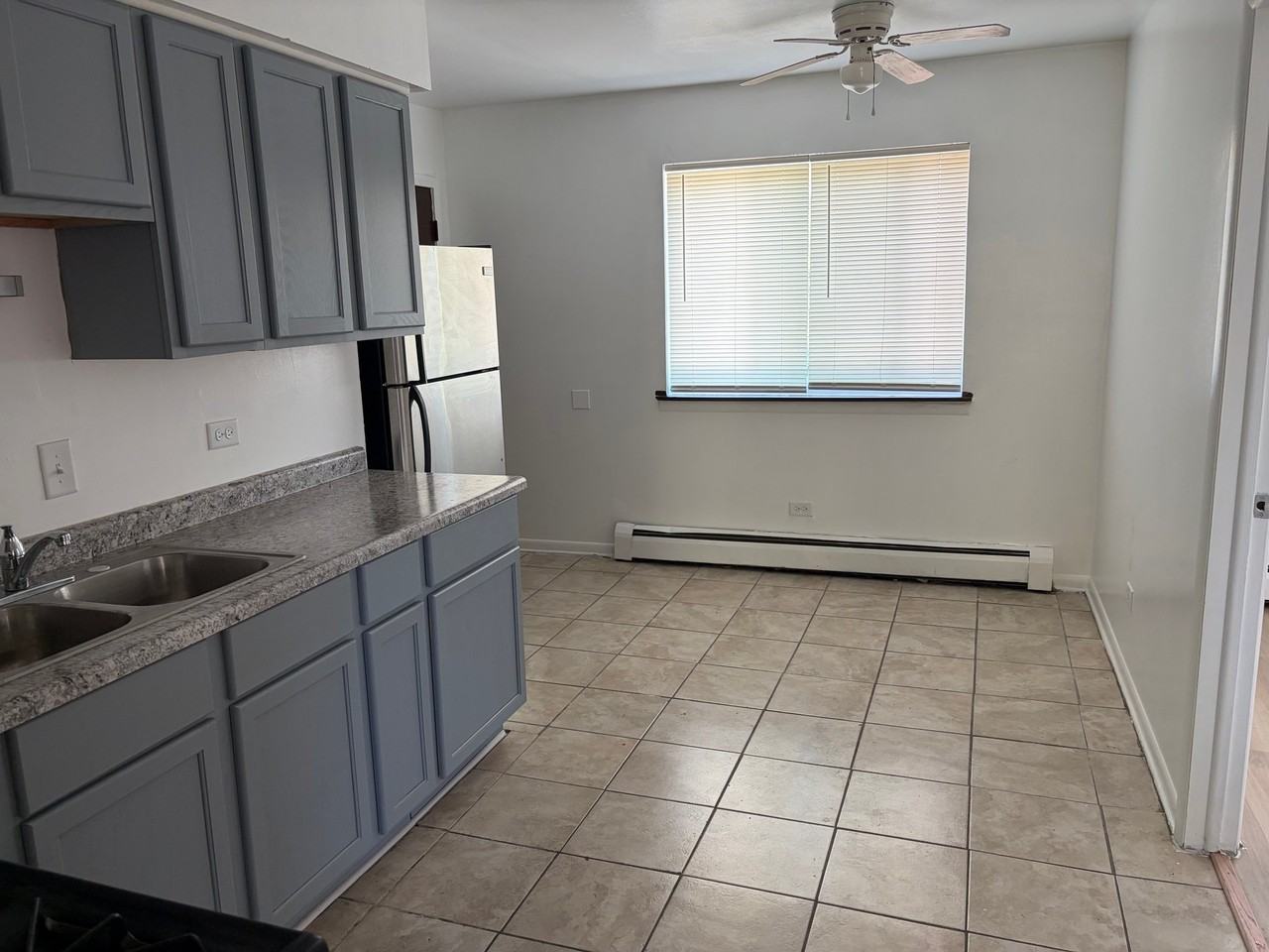 12418 S Harding Ave #2W - Photo 3 of 9