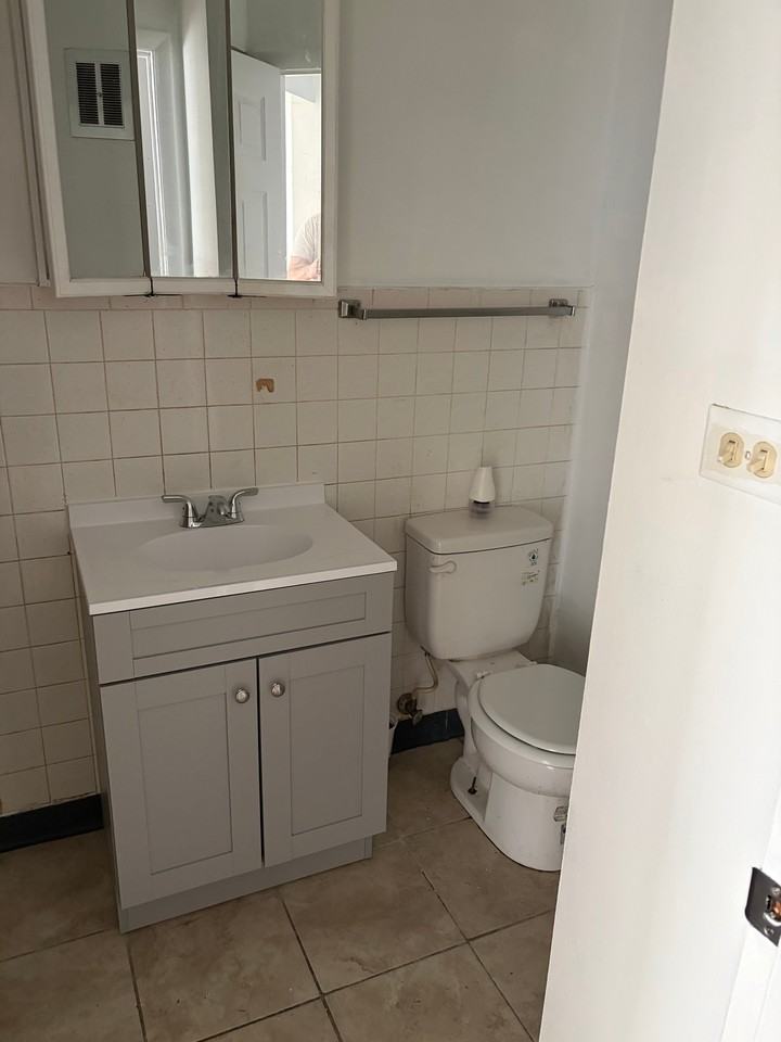 12418 S Harding Ave #2W - Photo 4 of 9