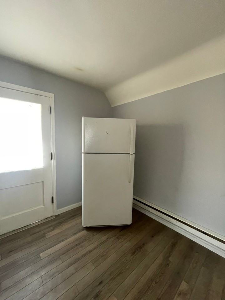 115 Sycamore St #B - Photo 5 of 8