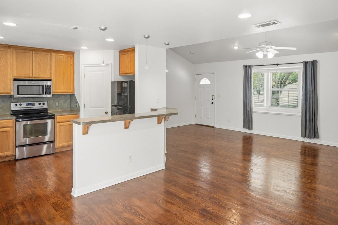 209 Ash St #C - Photo 4 of 24