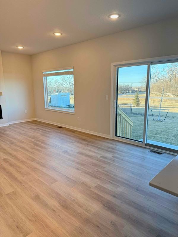 2127 Waller Ave - Photo 3 of 20