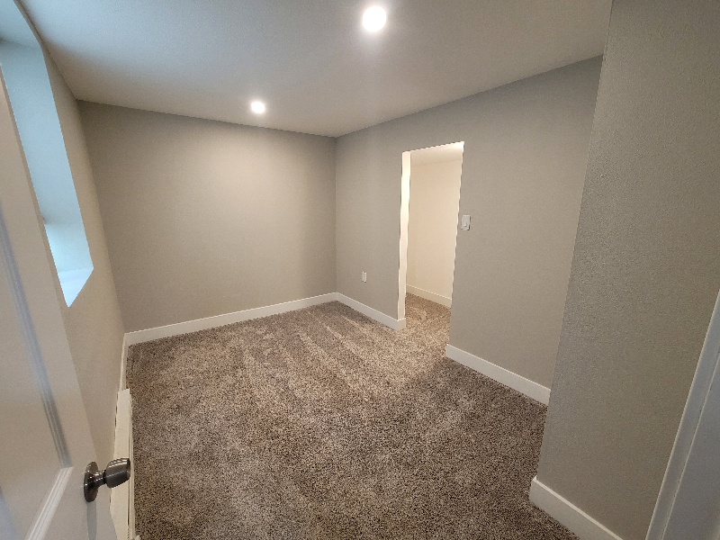1240 Elmira St - Photo 7 of 13