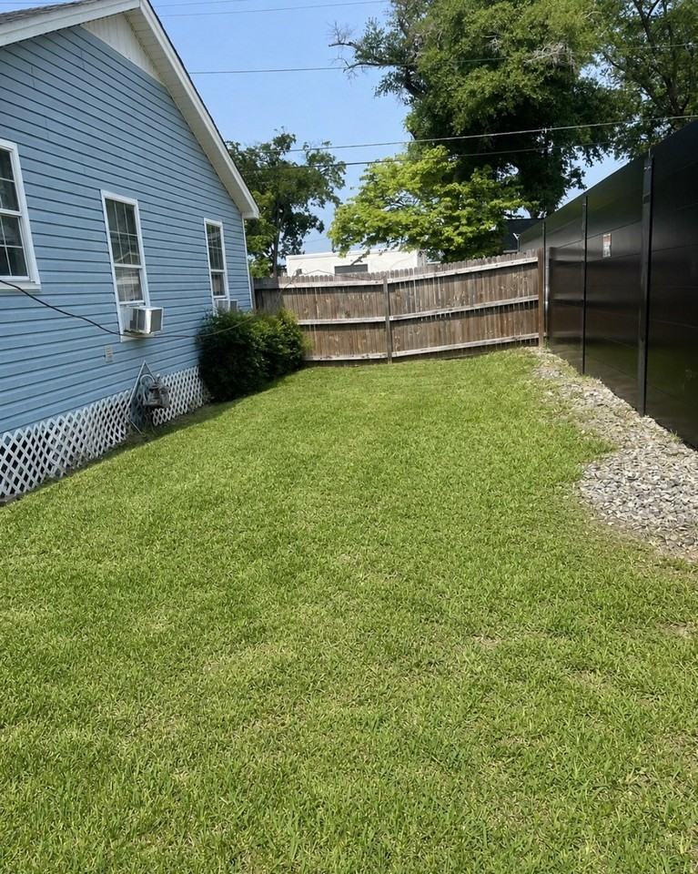 126 Haley St - Photo 6 of 10