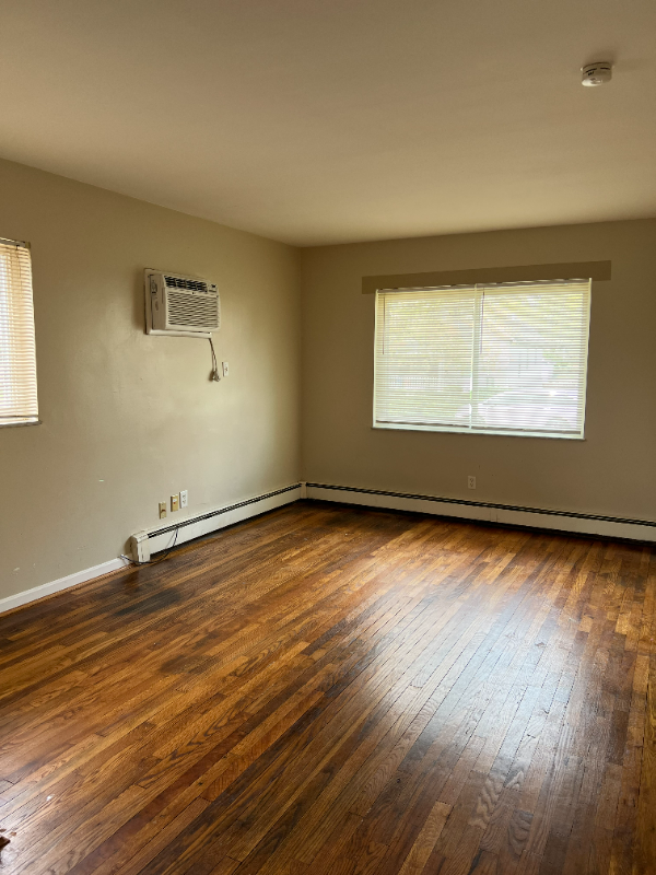 810 Forest Ave #1