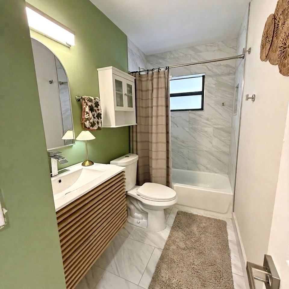 100 Sw 7th St #1 - Photo 7 of 19