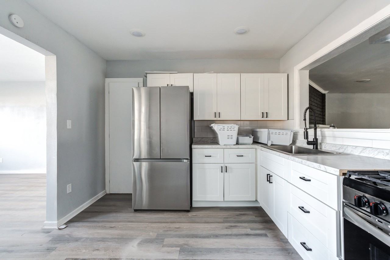 1913 63rd St - Photo 6 of 17