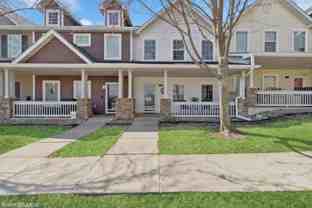 284 Se Booth Ave - Photo 1 of 1