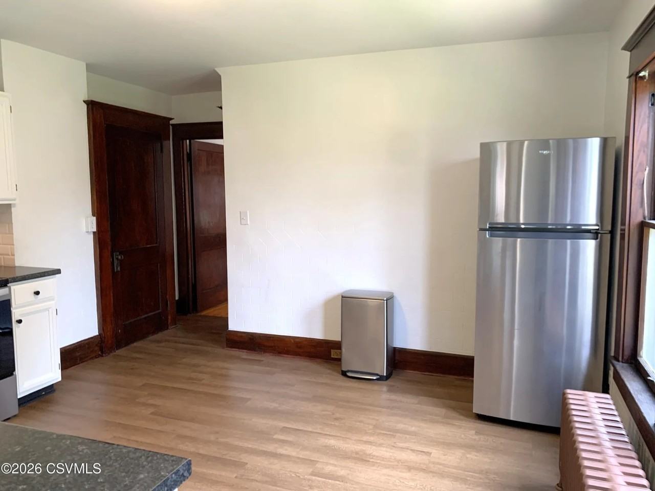1004 W Market St - Photo 5 of 20