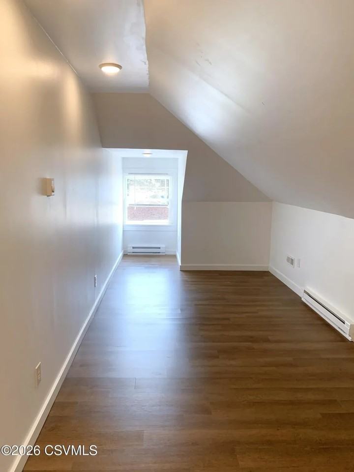 1004 W Market St - Photo 7 of 20