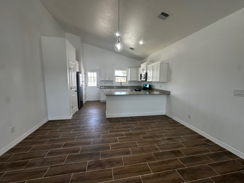 612 Hesse Dr #B - Photo 2 of 20