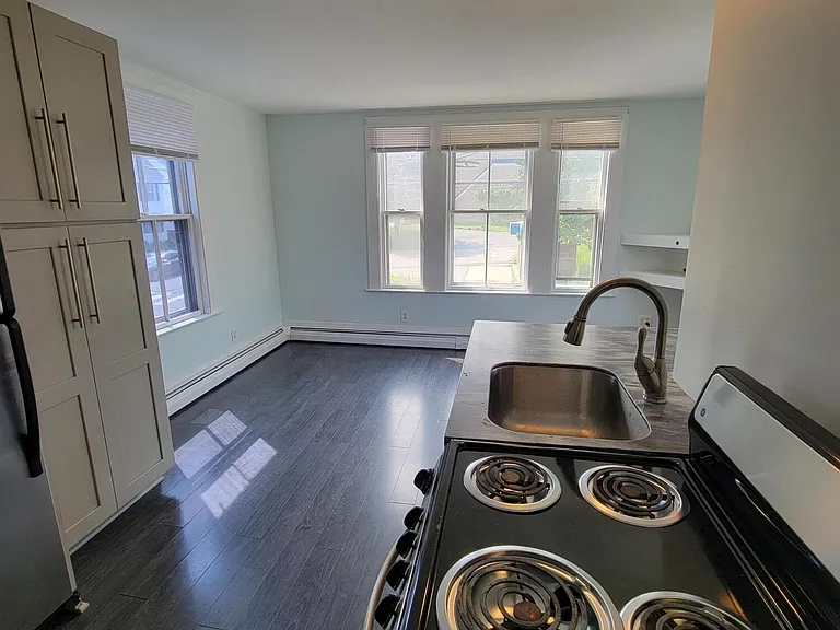 59 Washington St #2 - Photo 6 of 13