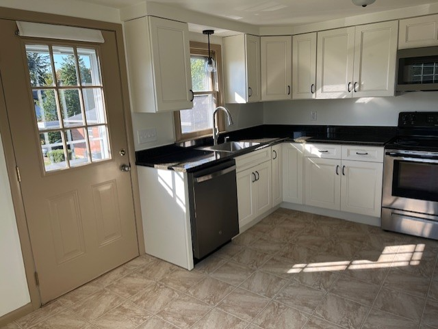 216 Redwood St #2 - Photo 4 of 11