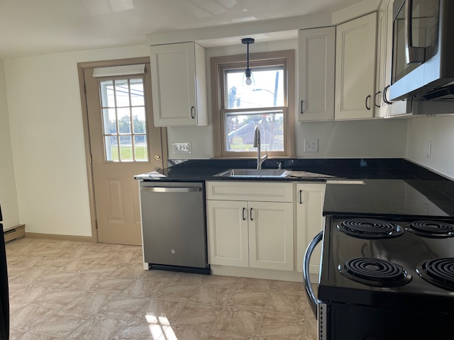 216 Redwood St #2 - Photo 6 of 11