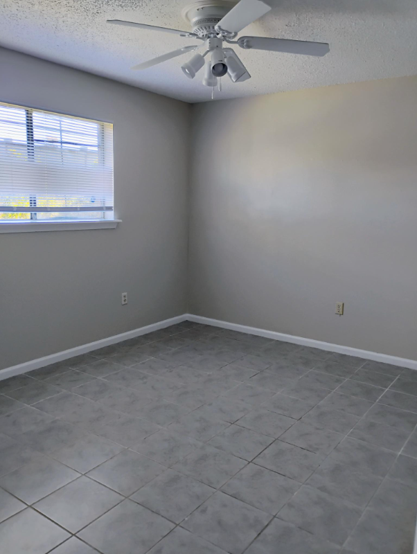1714 Cedar Lake Dr #C - Photo 4 of 7