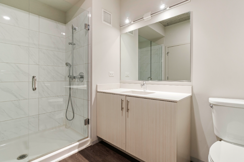 701 S Clark St - Photo 5 of 9