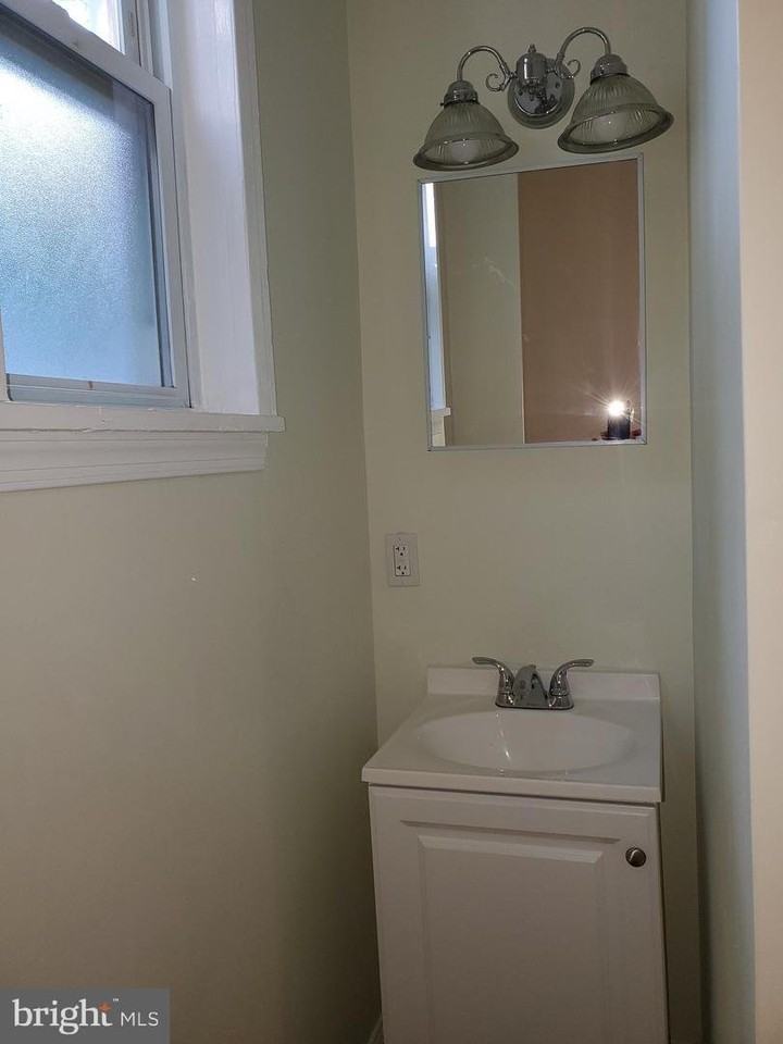 7237 Grays Ave - Photo 7 of 8