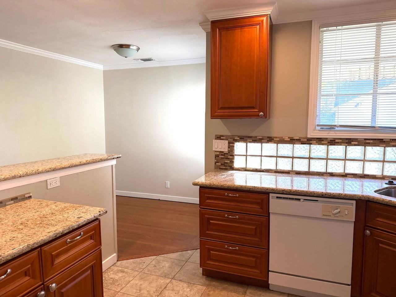 3714 Folsom Blvd - Photo 6 of 22